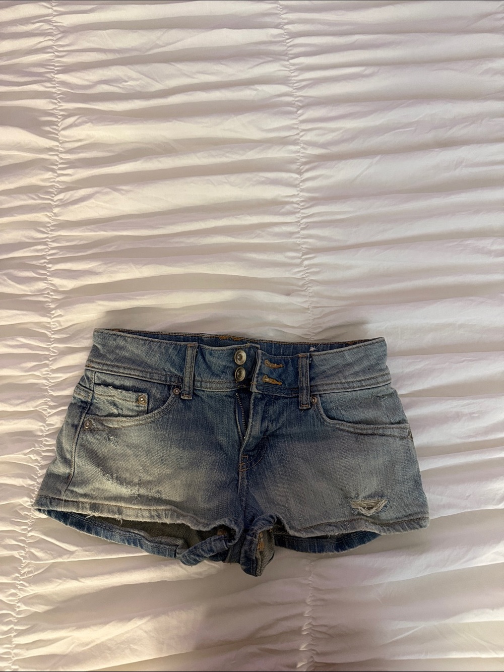 Low-Rise Distressed Women's Denim Shorts - Light Blue